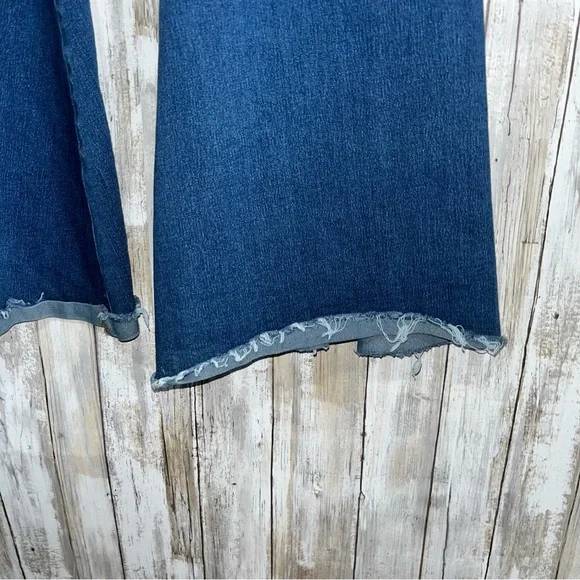 Free People Float On Flare Jeans High Rise Medium Wash Bell Bottom Size 28 - Picture 3 of 7